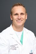 Dr. Roger Gustavo Amigo