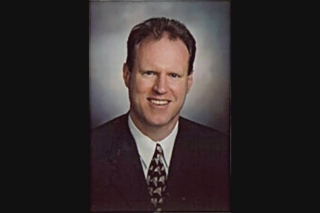 Dr. Robert B Hallett, DC - Waterford, MI - Chiropractor