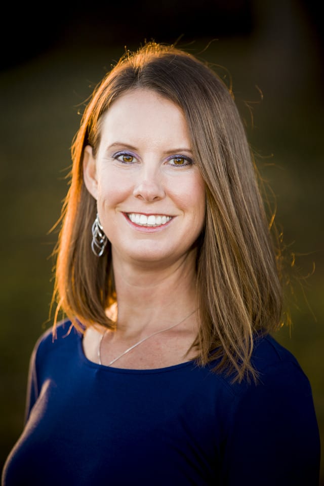 Dr. Jennifer E Scoles, DC