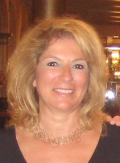 Dr. Lesley J Castellini, DC