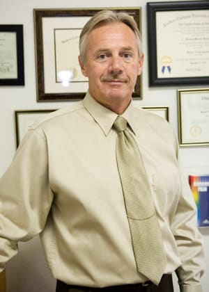 Dr. Clive Brian Hannon, DC - Hesperia, CA - Chiropractor
