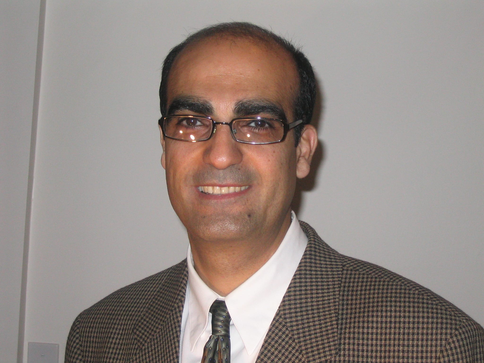 Dr. Razmik Mesrkhani, DC - Glendale, CA - Chiropractor