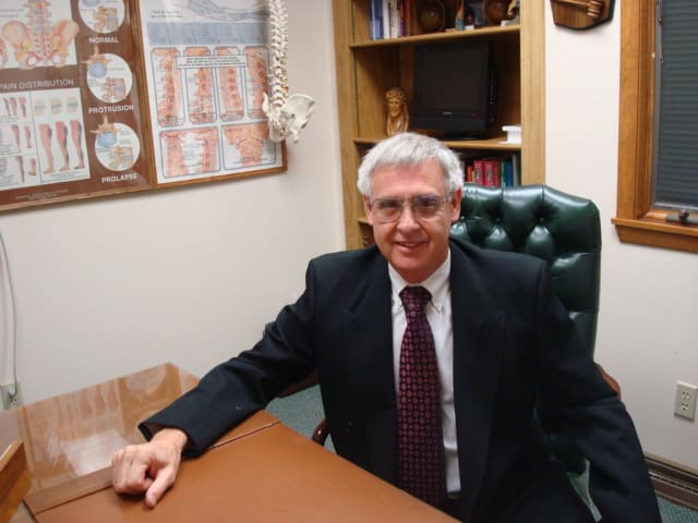 Dr. Larry J Infield, DC