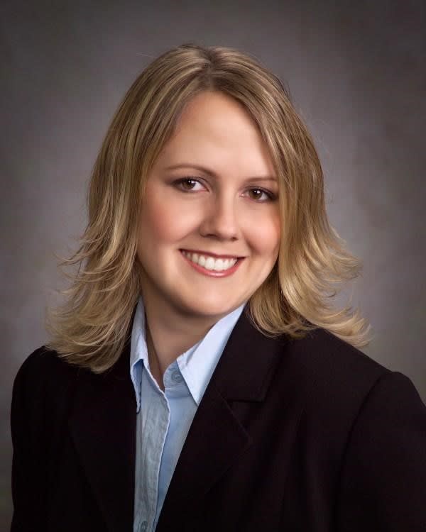 Dr. Mandy M Pearce, DC - Pewaukee, WI - Chiropractor