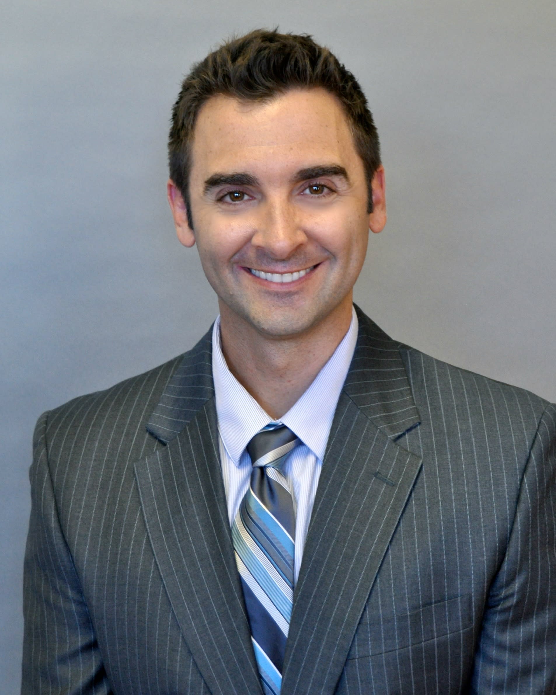 Dr. Alexander Vidan, DC - Saint Louis, MO - Chiropractor