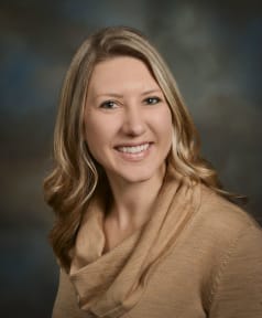 Dr. Dana Marie Matthews, DC - Schaumburg, IL - Chiropractor