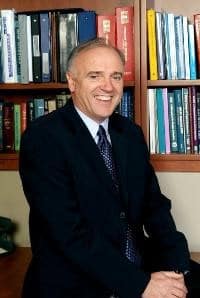 Dr. Michael E Lueder