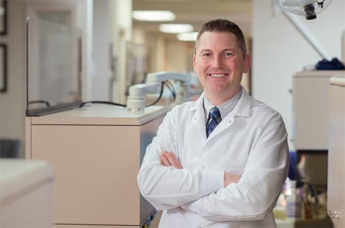 Dr. Robert W Leale