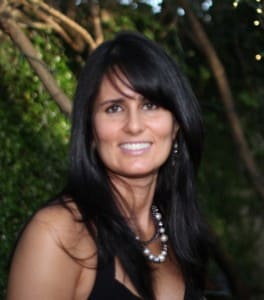 Dr. Flaviane Fernandes Chaves Petersen, DDS - Lincoln, CA - Dentistry