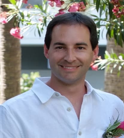 Dr. Mark A Lind, DDS