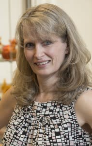 Dr. Lynette Marie Sundholm, OD