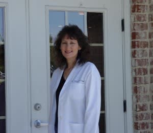 Dr. Laura F Crowe, OD - Bartlett, TN - Optometry