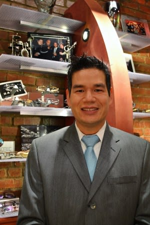 Dr. David James Shen