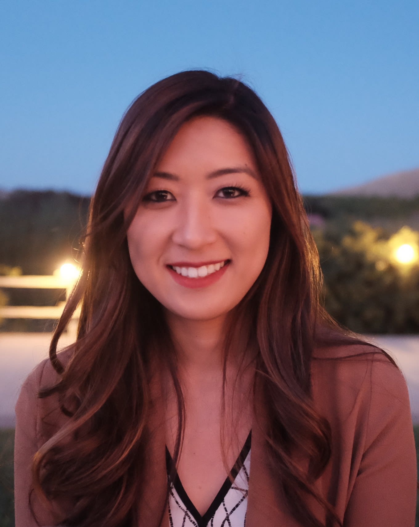 Dr. Gloria Chiaowan Lin