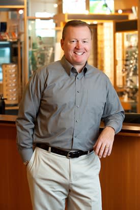 Dr. Robert D Davis, OD