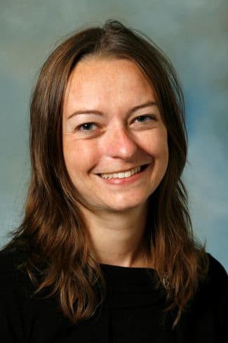 Dr. Leann Greta Hutchison, MD - Burnsville, MN - Family Medicine
