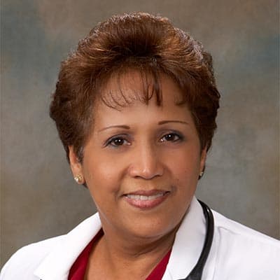 Dr. Ramona M Arias, MD - St Petersburg, FL - Nephrology, Internal Medicine