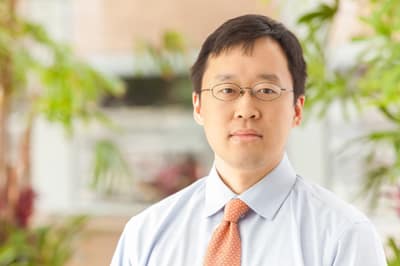 Dr. John Y Um, MD - Omaha, NE - Thoracic Surgery, Surgery