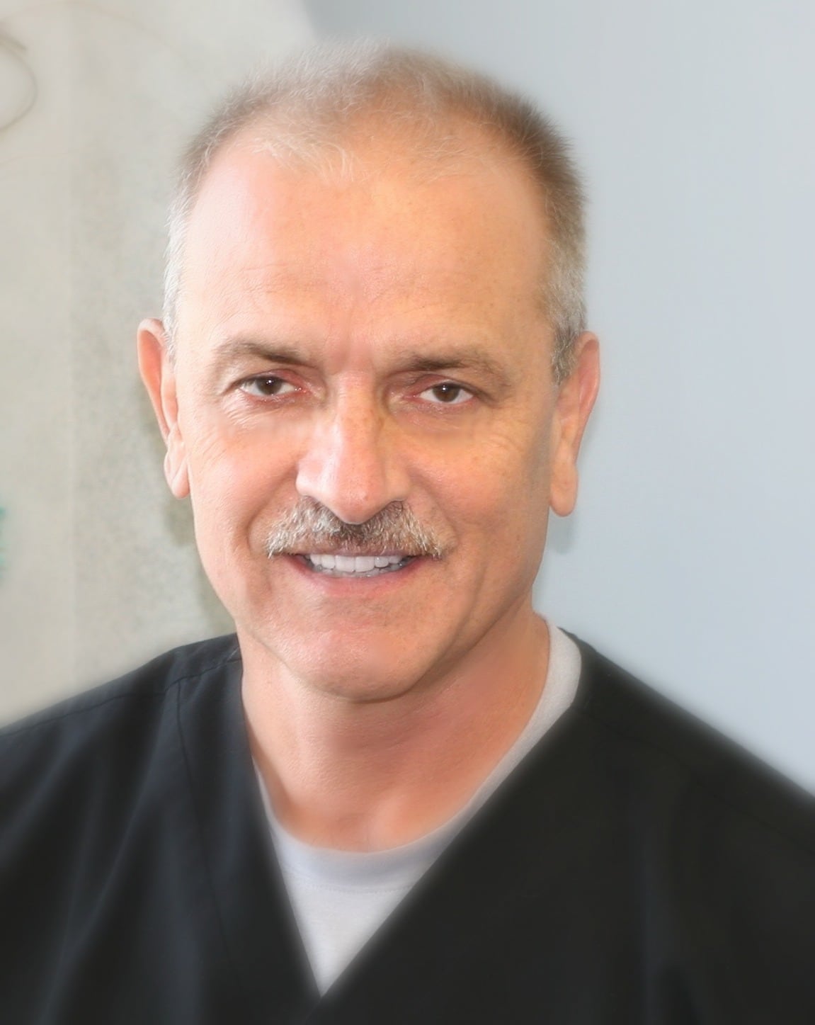 Dr. Robert Seaman, DDS Shawnee, KS