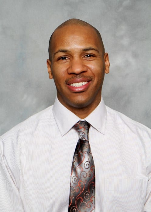 Dr. Tito Lamont Izard, MD - Milwaukee, WI - Family Medicine