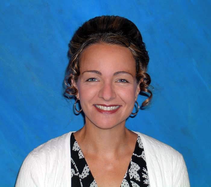 Dr. Nicole Leigh Symons, MD - Williamsville, NY - Family Medicine