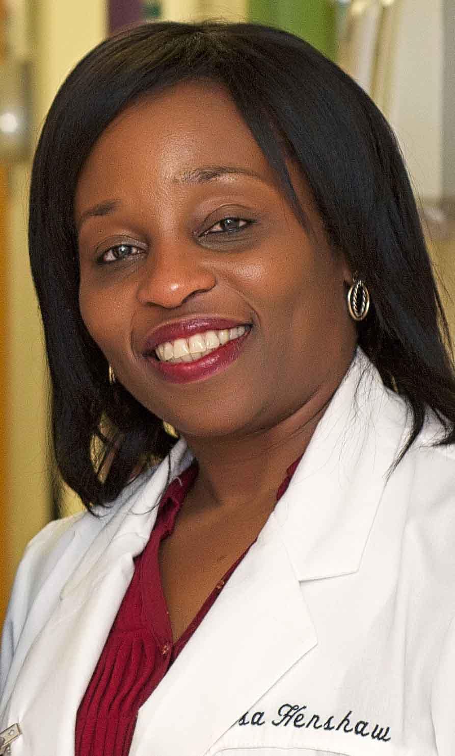 Dr. Nsa Edem Henshaw, MD - Dorchester, MA - Internal Medicine