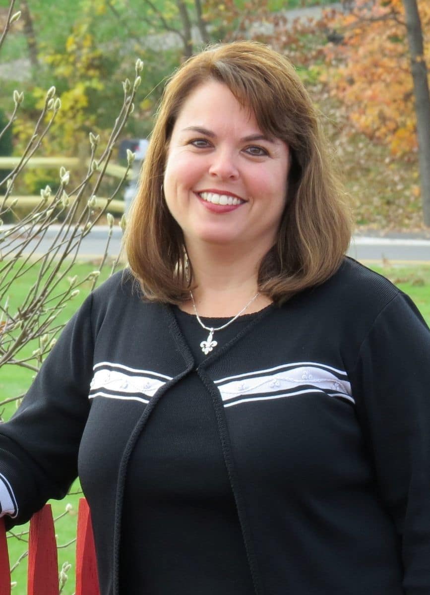 Dr. Lesley Mugford, MD - Holyoke, MA - Pediatrics