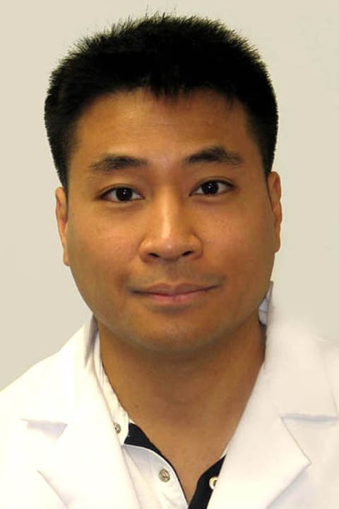Dr. Mark Pascual Montefolka, MD - Peoria, IL - Family Medicine