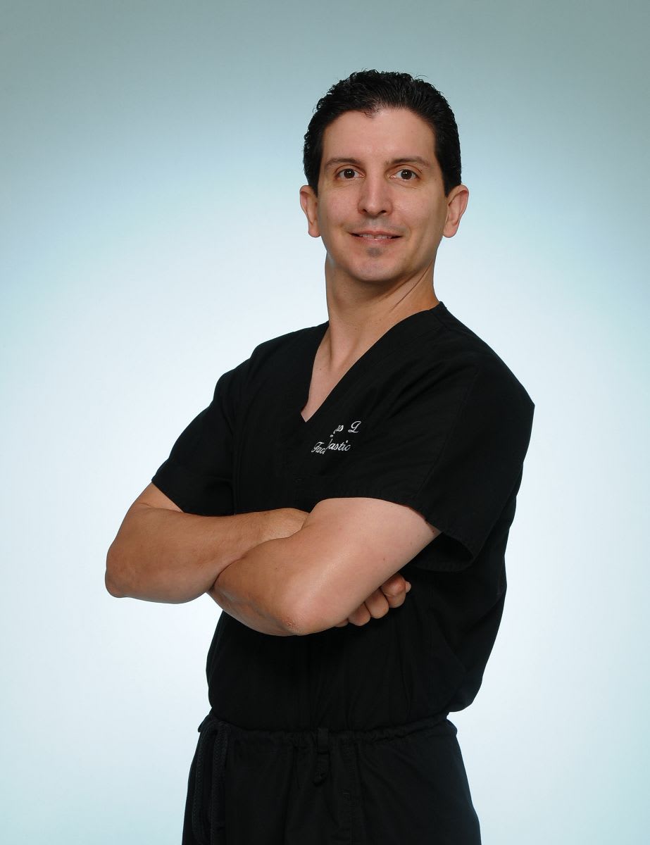 Dr. Gustavo Adolfo Diaz Valcarcel