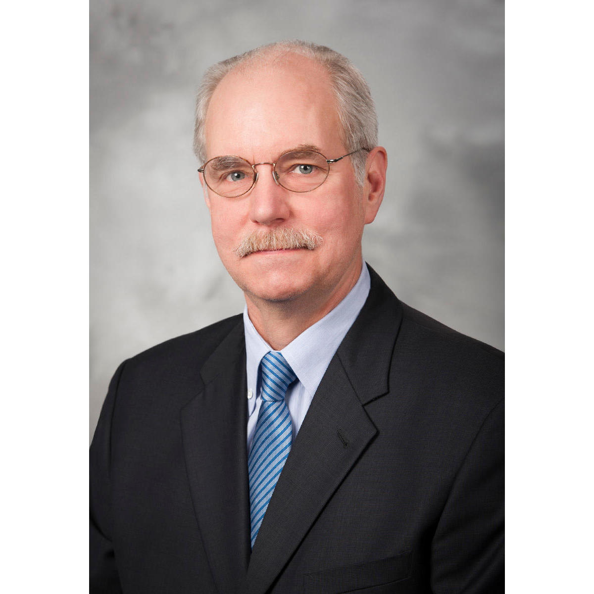 Dr. William Fulmer Patton, MD - Ypsilanti, MI - Pulmonology, Critical Care Medicine, Internal Medicine